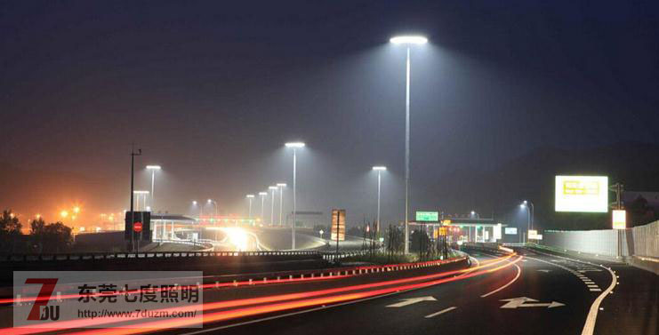 立交桥道路照明九九香蕉视频影院照明实景图